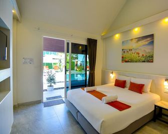 Phuket Airport Hotel - Sakhu