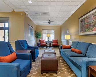 Comfort Suites Savannah North - Port Wentworth - Living room