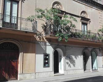 Elegant City Center Suite - Sciacca - Rakennus
