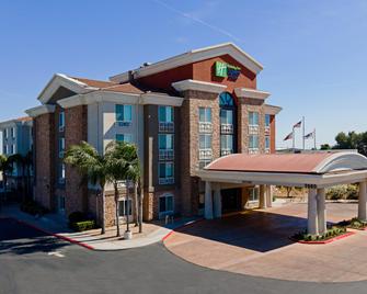 Holiday Inn Express Hotel & Suites Fresno South - Fresno - Building