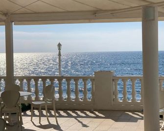 Hotel Ariana - Santa-Maria-di-Lota - Balcón