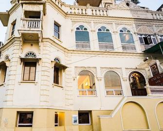 قصر على نهر الجانج - فاراناسي - مبنى