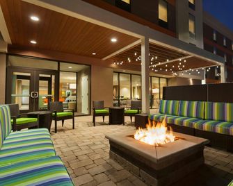 Home2 Suites by Hilton Champaign / Urbana - Champaign - Building