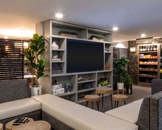 Oxford Suites Portland - Jantzen Beach - Portland - Lounge