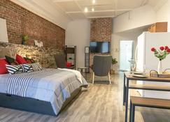 Cozy Studio In the Heart Uptown Saint John! Parking Coffee - Saint John - Phòng ngủ