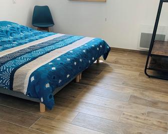 Le Relais des Brias - Blaye - Bedroom