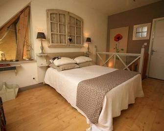 Chambre d'hôtes face à Briare - Briare - Bedroom