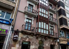 Cuatro Caminos Rooms - Torrelavega - Gebouw