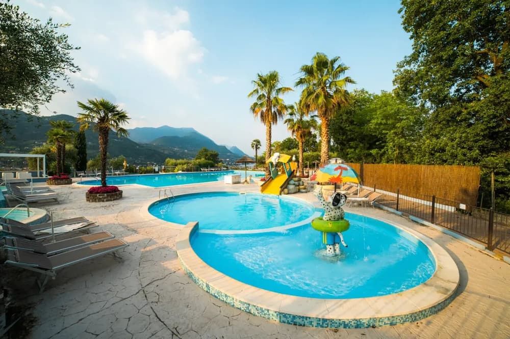 ويك إند جلامبينج ريزورت