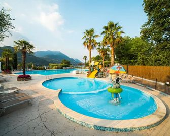 Weekend Glamping Resort - San Felice del Benaco - Piscine