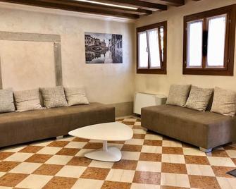 Domus Clugiae - Chioggia - Sala de estar