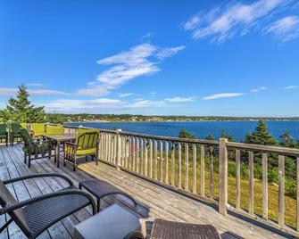 Modern Home Steps from Brewery with Ocean View - Dildo - Balcony