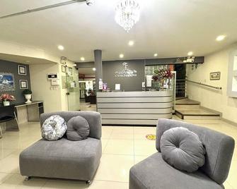 Casa Fanning Hotel - Lima - Front desk