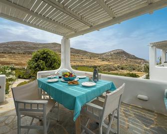 Lithia - Villa Levanda & Pool - Folegandros - Balcón