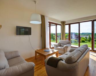 Amenity Resort Ceska Kanada - Nová Bystřice - Вітальня
