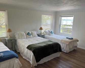 Lake House - Bring Your Boat And Water Crafts! - Cedar Lake - Bedroom
