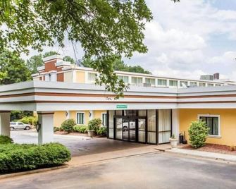 Clarion Hotel & Conference Center North Atlanta - Chamblee - Edificio