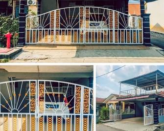 Nur Homestay Serendah Rm150 - Port Dickson - Building