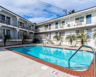 Motel 6 Oceanside Marina - Oceanside - Pool