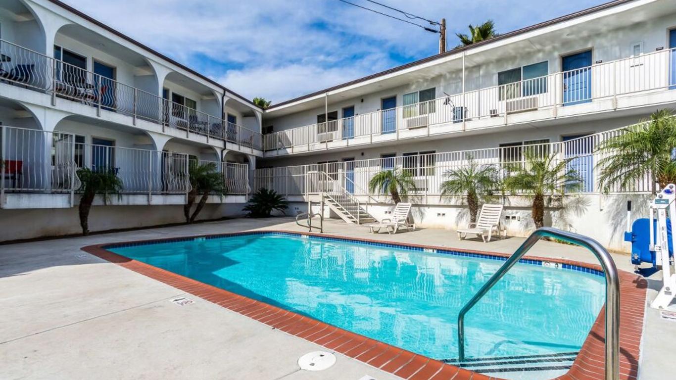Motel 6 Oceanside Marina