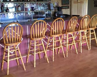 Beautiful Log Cabin close to beaches/Golf & Cabot Trail - Cheticamp - Restaurant