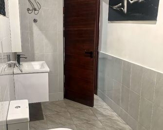 Sleepeaze Hotel - Afienya