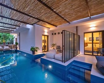 Achinos - Kalamata Mediterranean Suites - Kalamata - Pool
