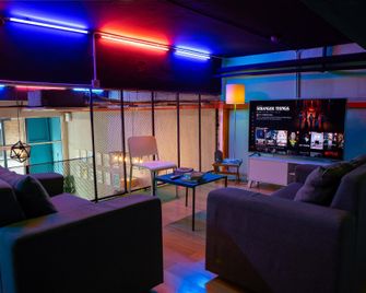 Skypod Hostel - קוטה קינבאלו - טרקלין