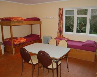 Egmont Eco Leisure Park & Backpackers - New Plymouth - Bedroom