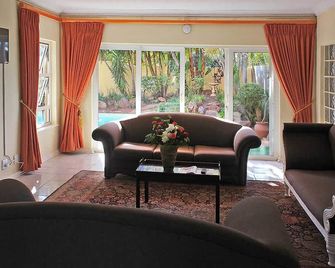 Durban Manor Guest House - Durban - Olohuone