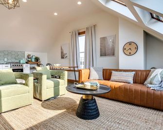 Skyline View Condo Best Downtown Spot Park Free - Indianapolis - Sala