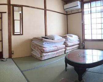 Rakucho Ryokan - Kioto - Pokój dzienny