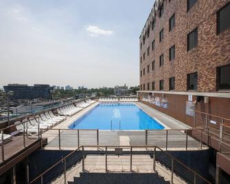 Hamilton Hotel - Seúl - Piscina
