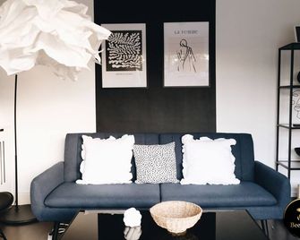 Northway House - Close To M62 And M6 - Warrington - Huiskamer