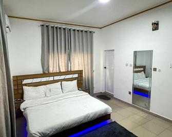 Dee Os' Hotel - Port Harcourt - Bedroom