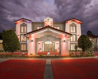 Econo Lodge Augusta North - Washington Road - Augusta - Building