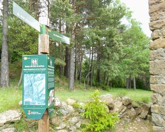 Hostal La Catalana - Sant Llorenç de Morunys - Вигляд зовні