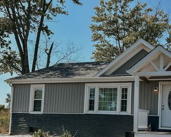 3-bedroom Home Royal Haven Vacation Destination - Murphysboro - Edificio
