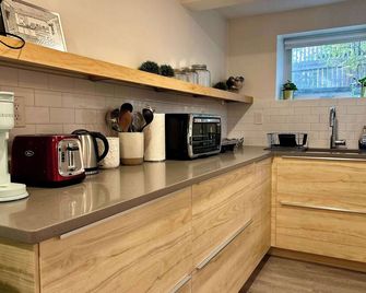 Renovated Cambridge Base Steps to Porter Sq - Cambridge - Cozinha