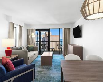 Compass Cove Resort - Myrtle Beach - Living room