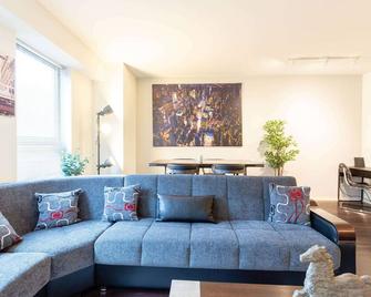 Chicago's Hidden Treasure 'Evanston, IL' Urban Luxury with comfort - Evanston - Living room