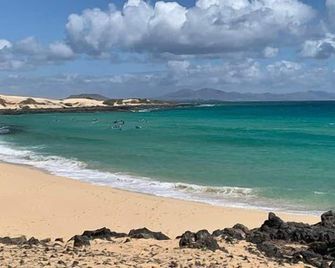 Comfortable 1-Bed Bungalow in Parque Holandés - La Oliva - Beach