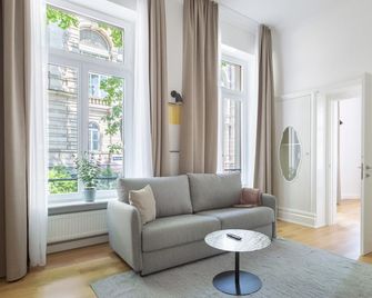 limehome Baden-Baden Bäderstraße - Baden-Baden - Wohnzimmer