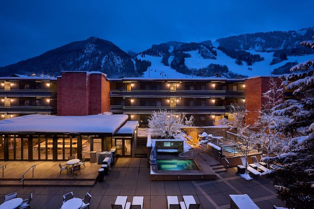 Building view of Aspen Square Condominium Hotel