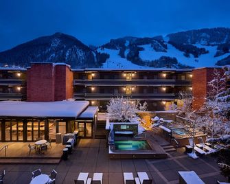 Aspen Square Condominium Hotel - Aspen - Budynek