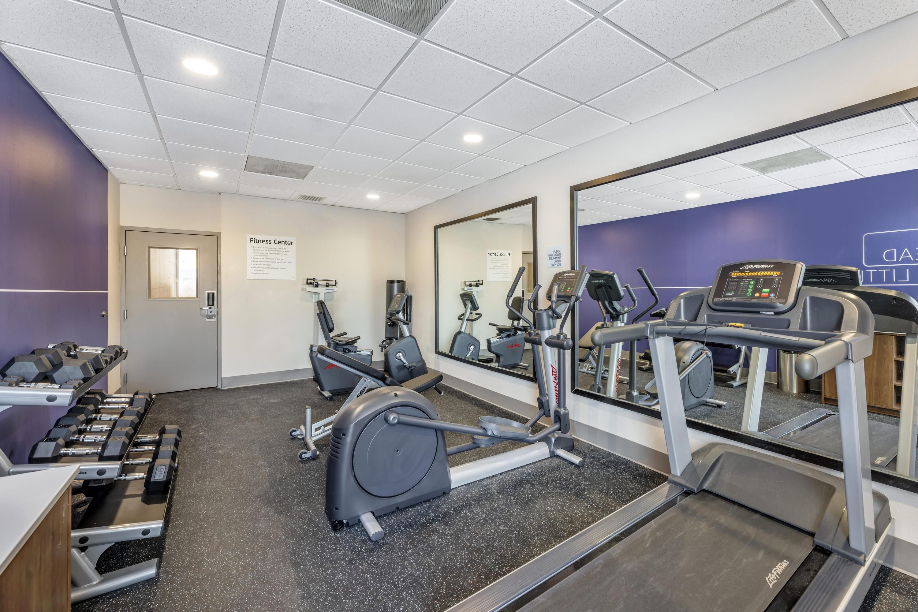 Holiday Inn Express Crestwood