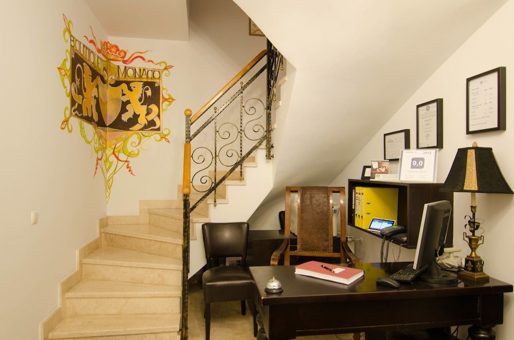 Hotel Boutique Monaco - בוקרשט - מדרגות