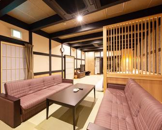 Katsuragi Onsen Happuu No Yu - Katsuragi - Sala de estar