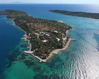 Oliviera Private Island Hotel - Kalem Island - Dikili - Building
