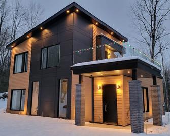 Chalet Noctua - Owl's Head - SPA - Pets accepted () - Mansonville - Building